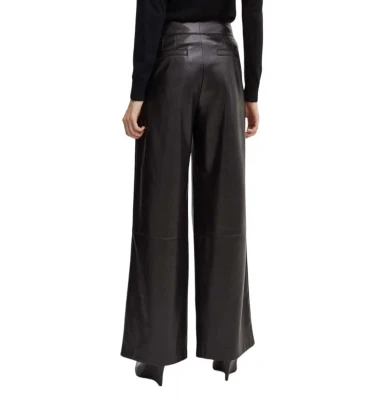 Брюки Boss Pleat-Front Slim-Fit Trousers In Faux Leather 1