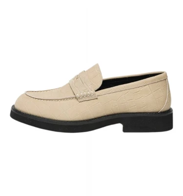 Boss Eleri Lofellari 1