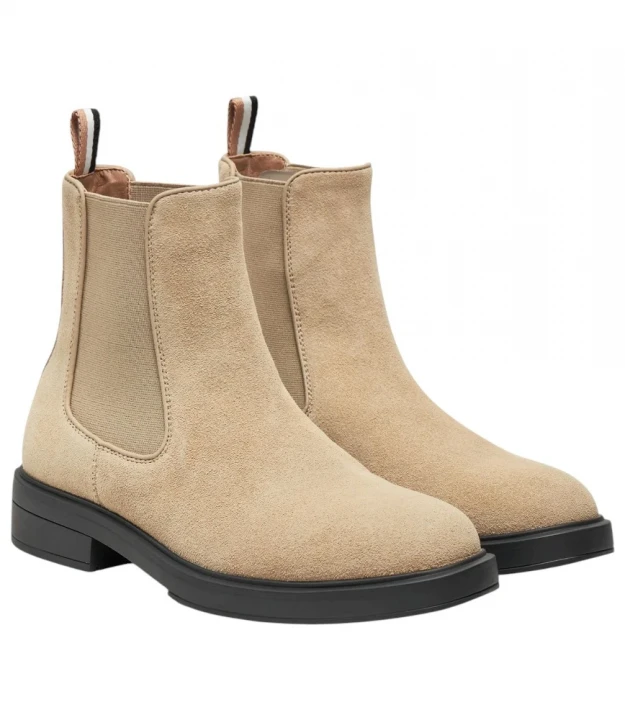 Vanity_Chbootie_SD 1