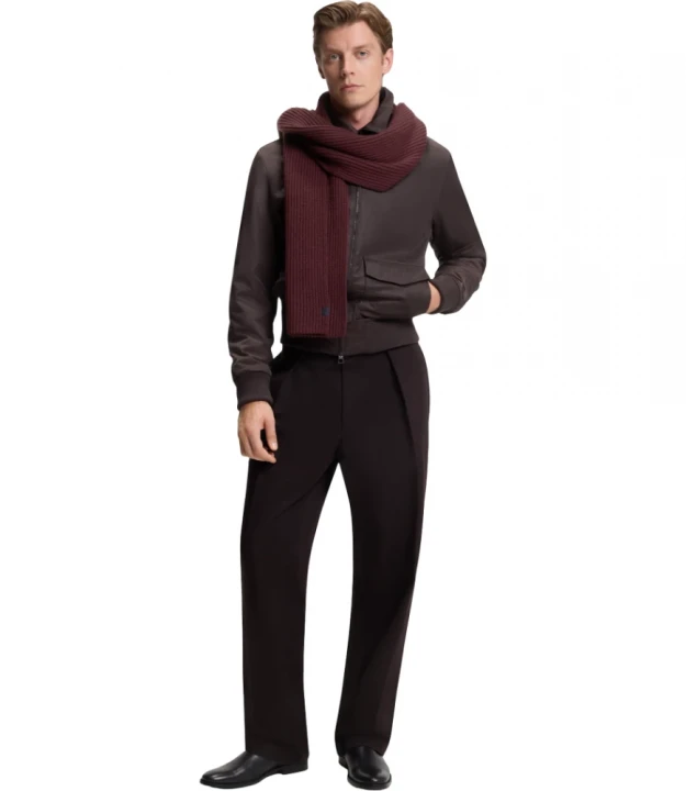Hero_Scarf_DB 1