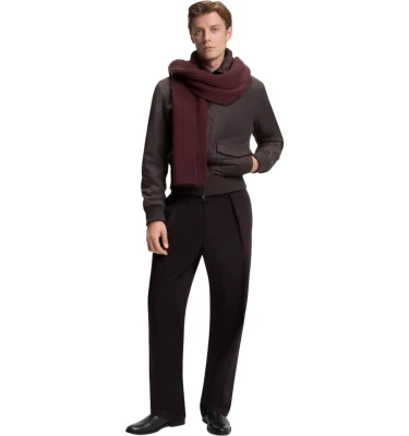 Hero_Scarf_DB 1