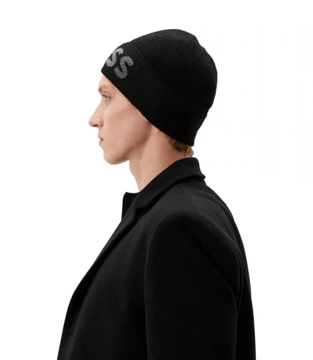 Elio_Hat 1