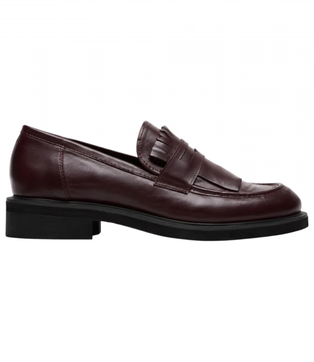 01: Footwear Gift