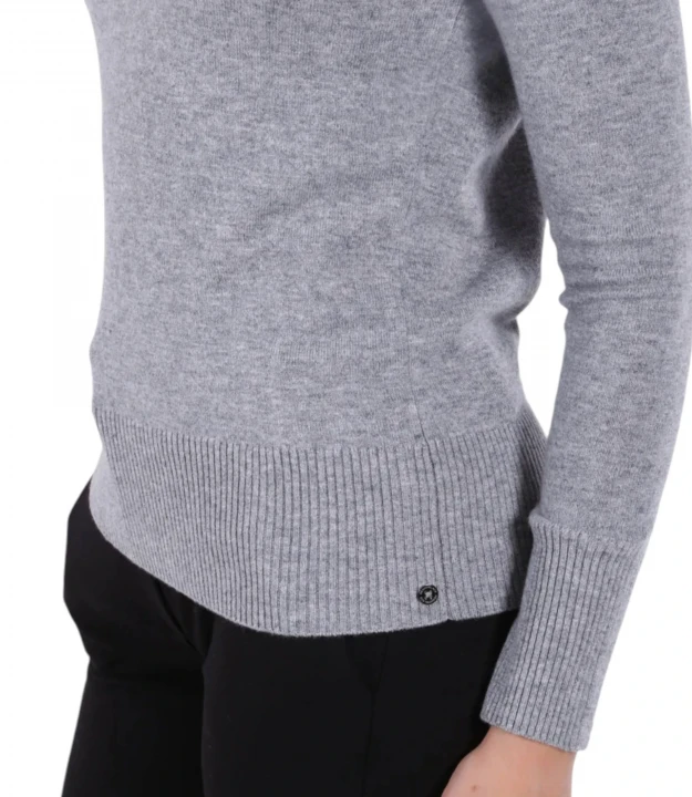 01: Sweater Collana 2